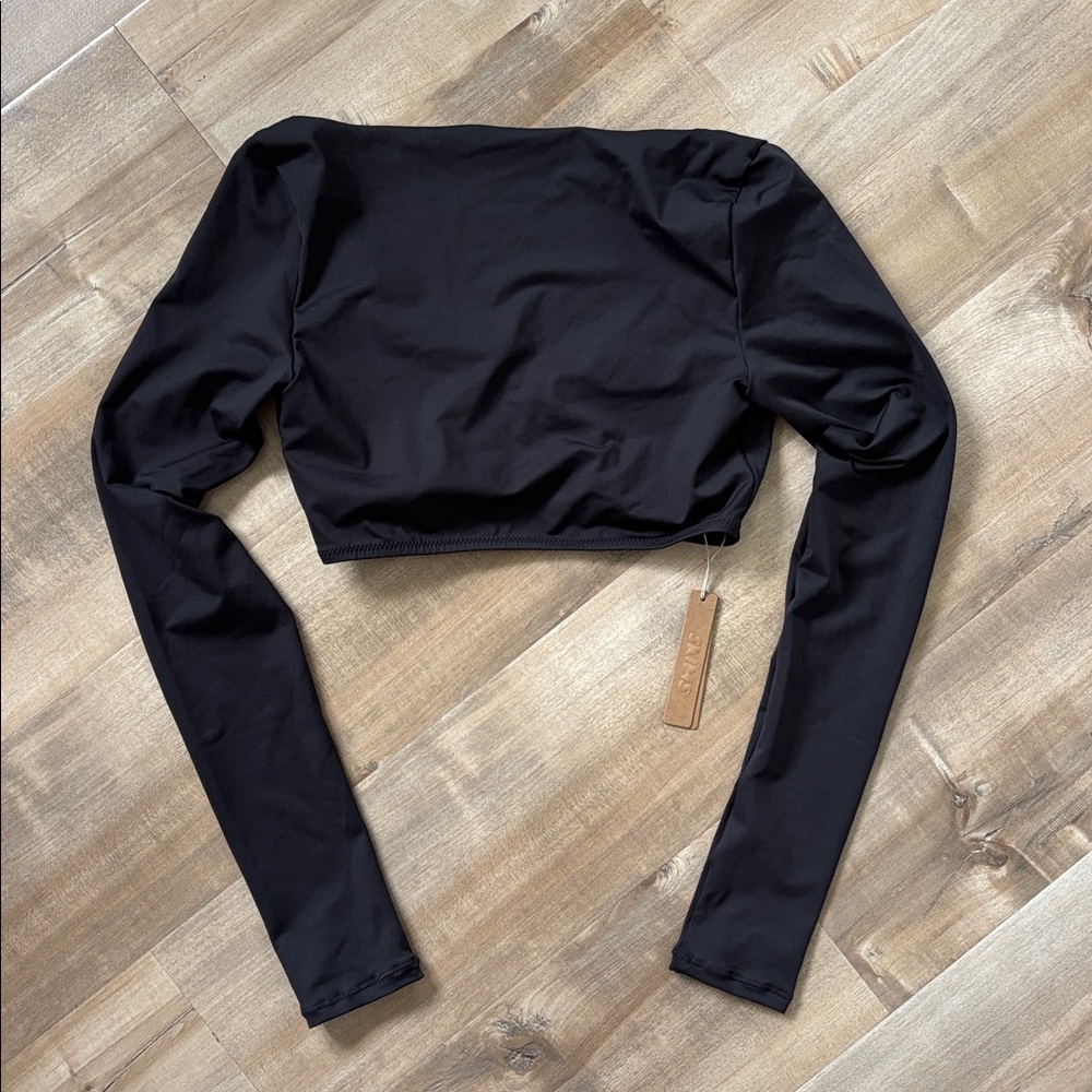 Skims Swim Crop Top - Picture 4 of 4